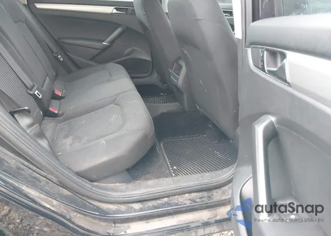 2017 Volkswagen Passat 1.8T S z USA, uszkodzony, nr VIN 1VWAT7A32HC073214